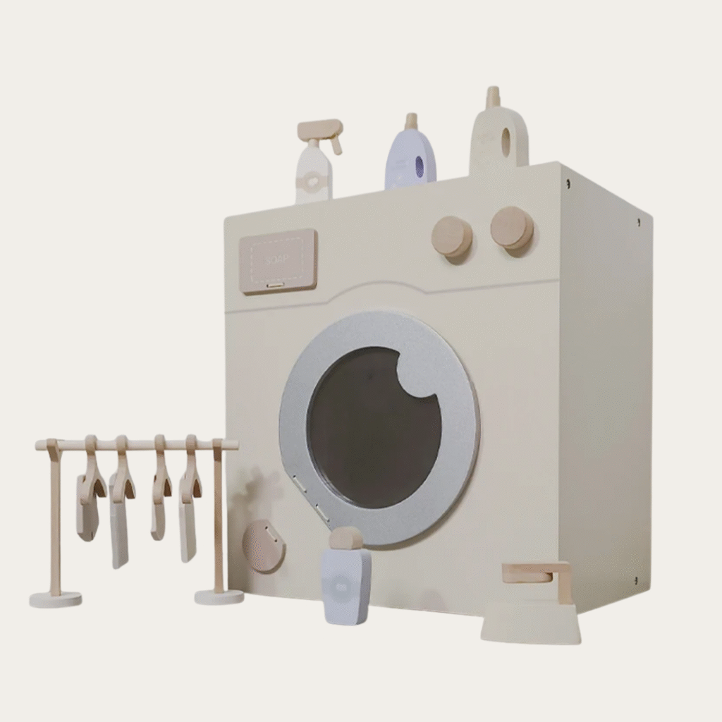 Drewniana pralka z akcesoriami – Mały Gospodarz